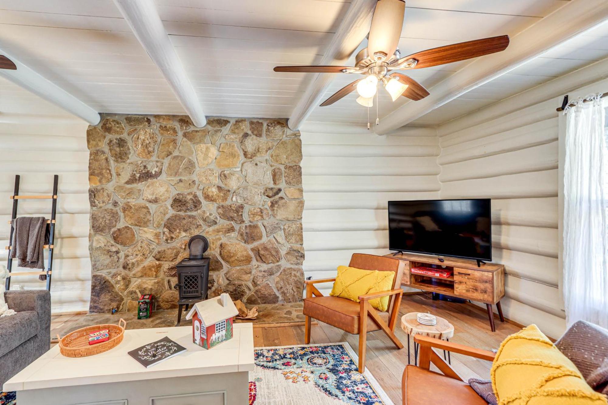 Dog-Friendly Hiawassee Cabin With Decks And Fire Pit! Exterior foto