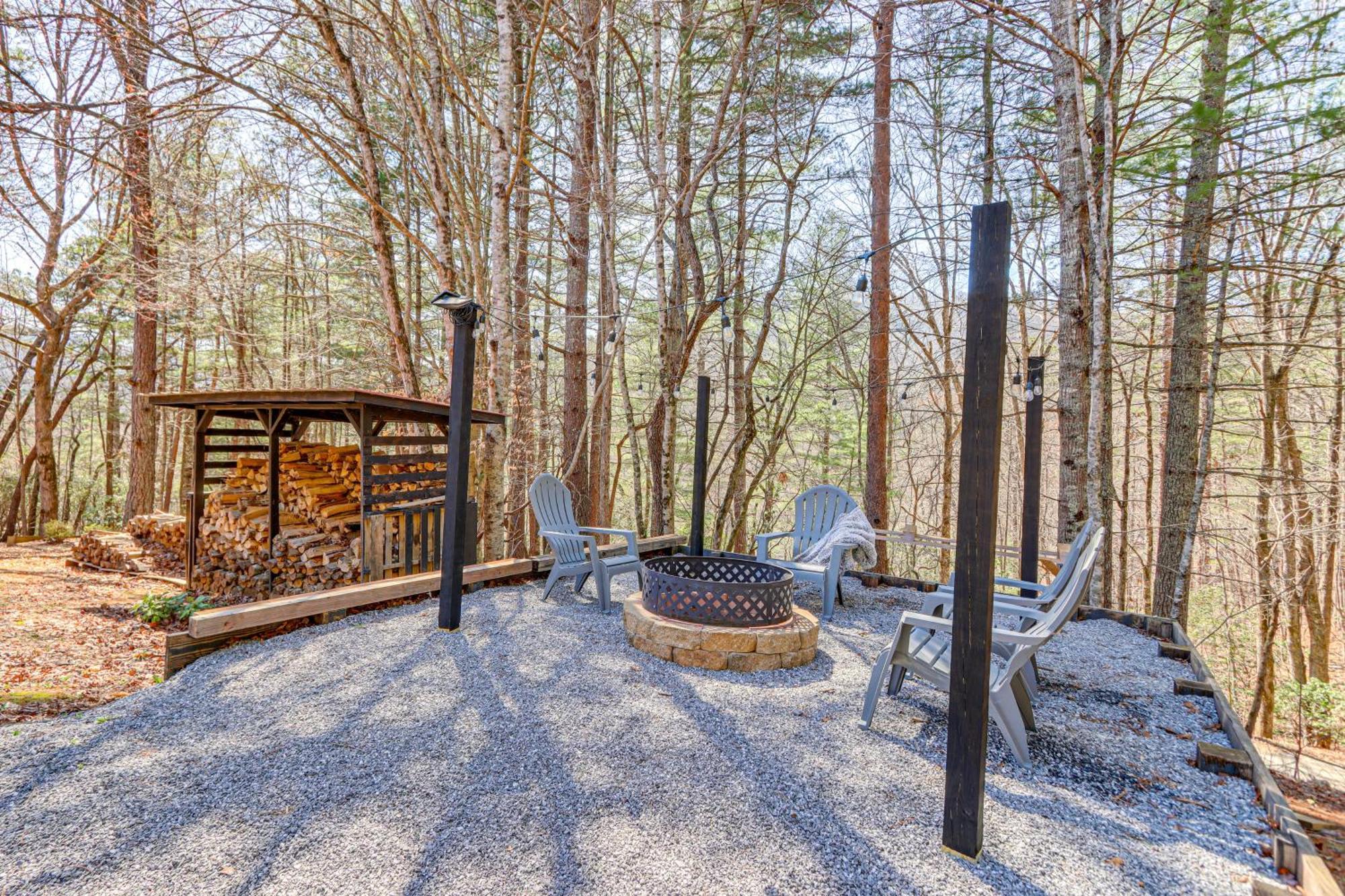Dog-Friendly Hiawassee Cabin With Decks And Fire Pit! Exterior foto