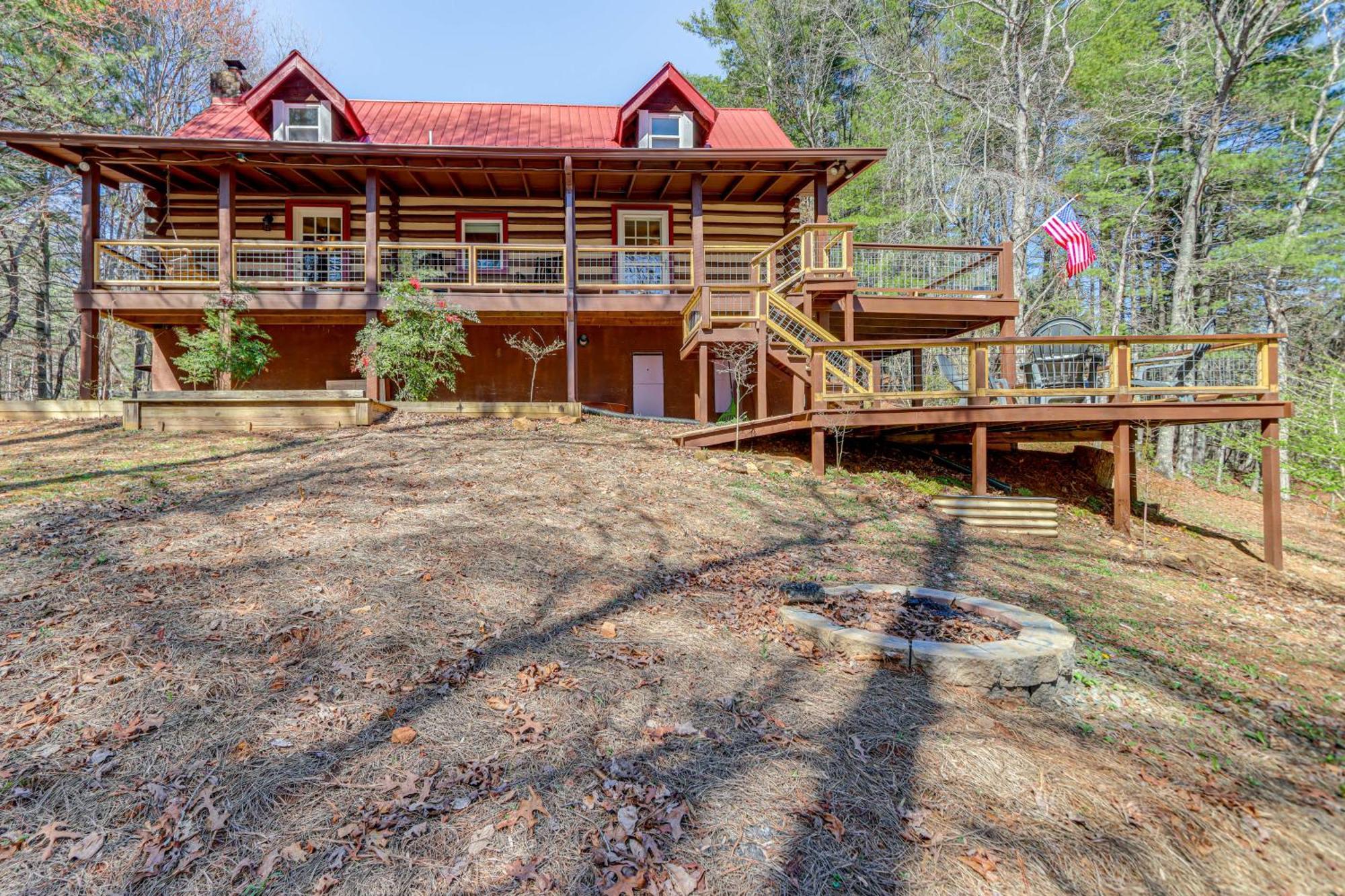 Dog-Friendly Hiawassee Cabin With Decks And Fire Pit! Exterior foto